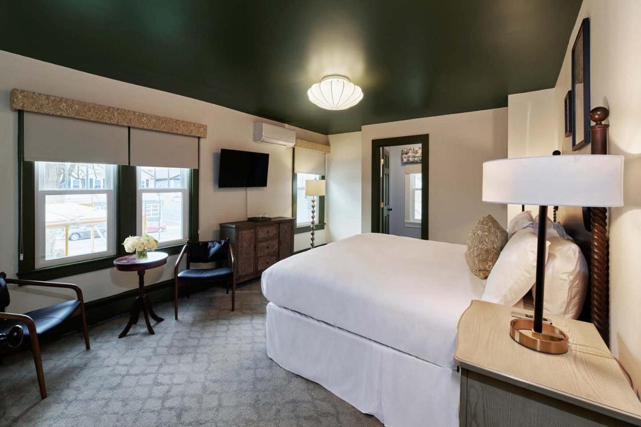 The Whitlock Hotel Lenox Eksteriør billede
