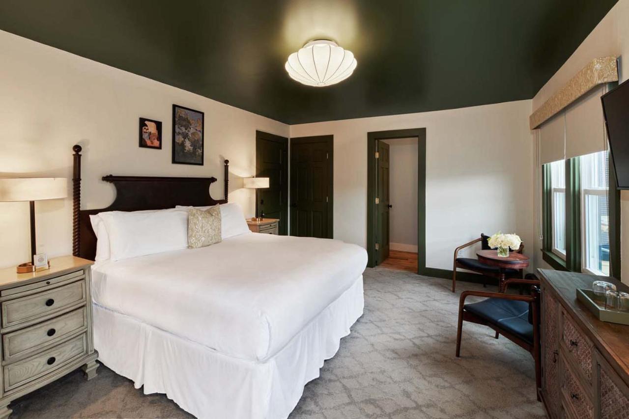 The Whitlock Hotel Lenox Eksteriør billede