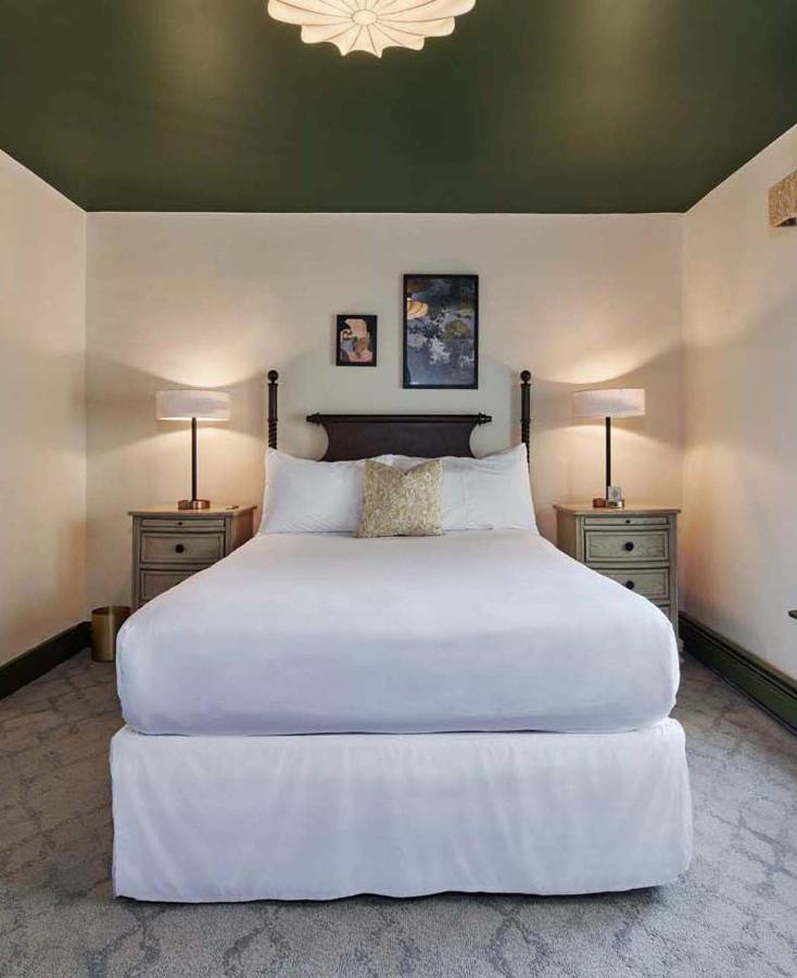 The Whitlock Hotel Lenox Eksteriør billede