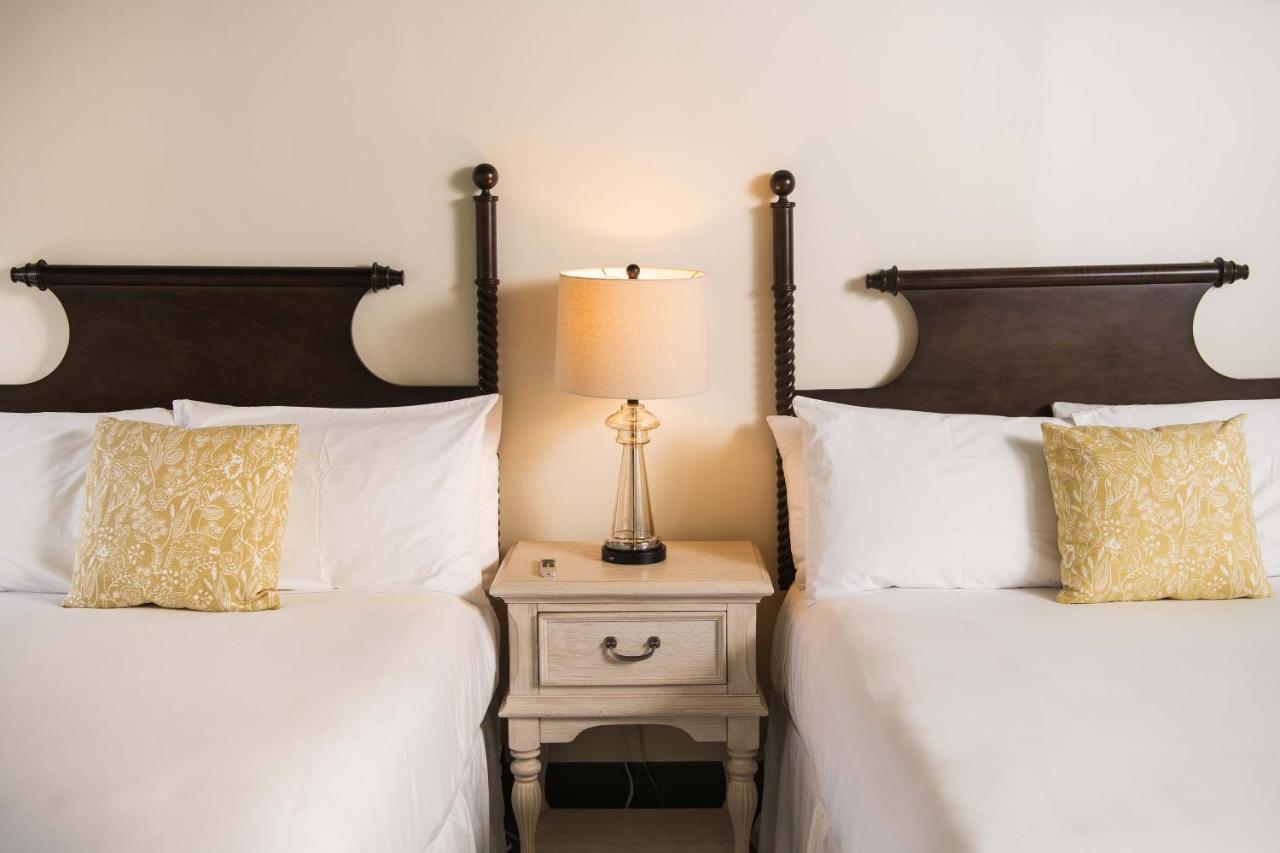 The Whitlock Hotel Lenox Eksteriør billede