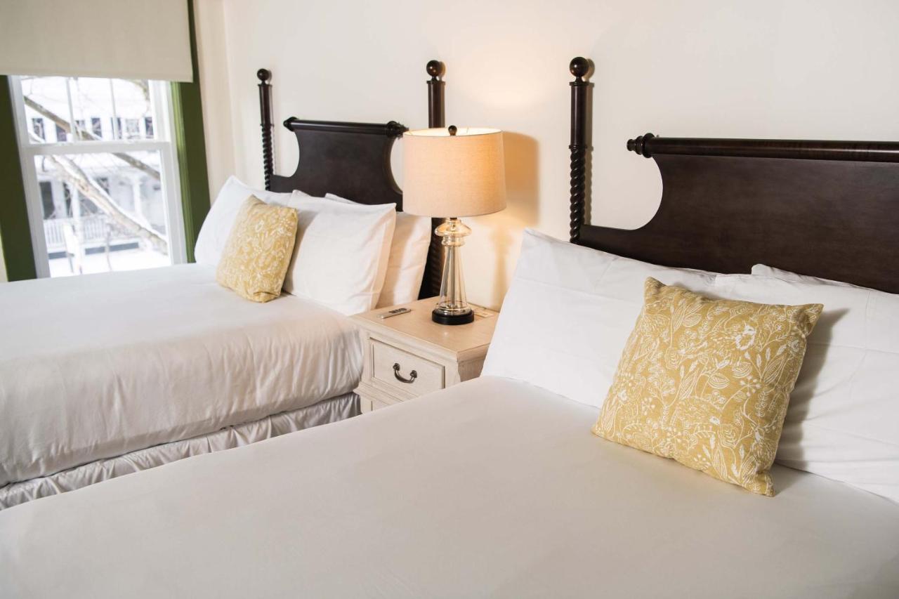 The Whitlock Hotel Lenox Eksteriør billede